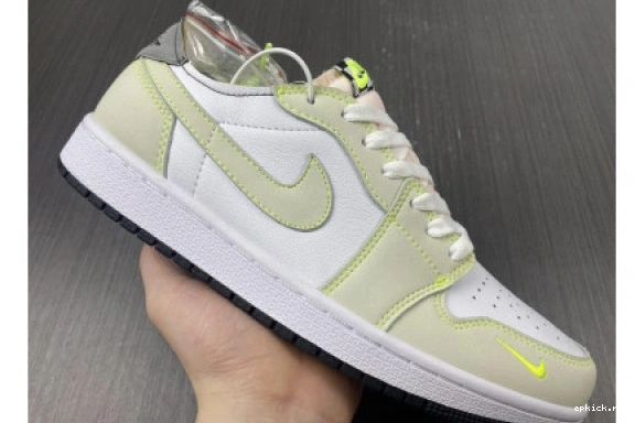 EP AIR JORDAN 1 DM7837-103 GHOST WHITE OG GREEN-BLACK LOW DM7837-103 0413